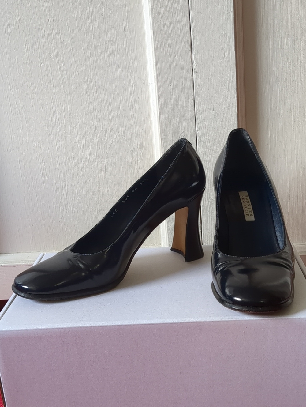 Barneys New York Black Leather Spool Heel Pumps Made in Italy 37.5 / 7
